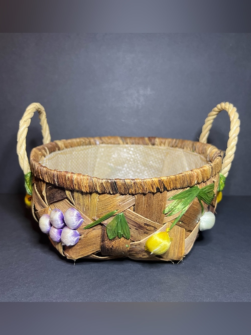 Vintage Boho Round Hand Woven Raffia Wicker Straw Fruit Lined Basket w/ Handles